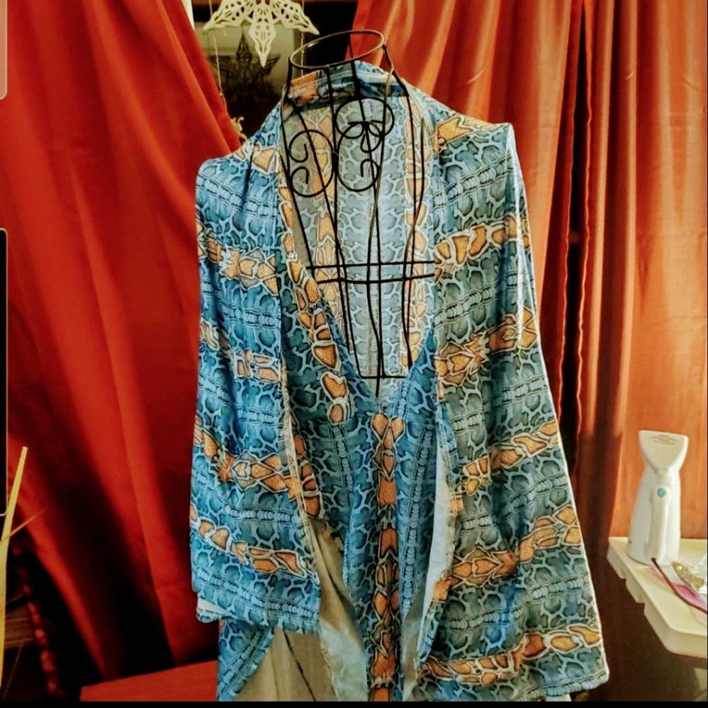 HOT SELLER + more 2 piece kimono & bathing suit
